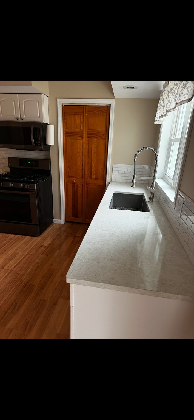 Photo - 4450 E Lake Rd