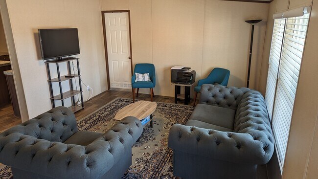 Photo - 1000 Jenkins St