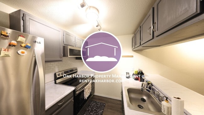 Building Photo - 2 Bed 2.5 Bath - Excellent Condition - Pet Friendly - NAS Whidbey