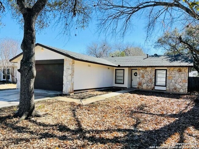 Building Photo - LOVELY ONE STORY 3/2 LOCATED NEAR UTSA! Rental