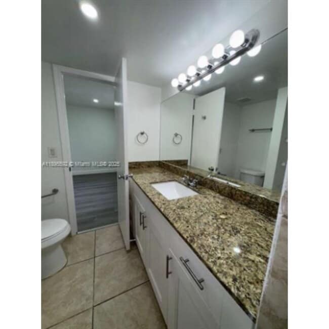 Photo - 4235 N University Dr