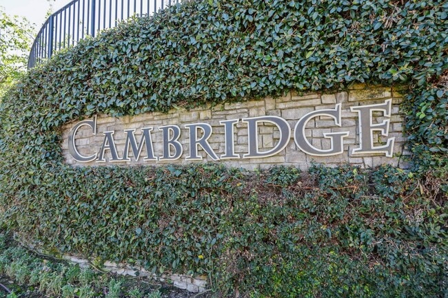 Photo - 3 Bed / 2.5 Bath beautiful end unit townhome with tons of upgrades. YouTube Tour!!