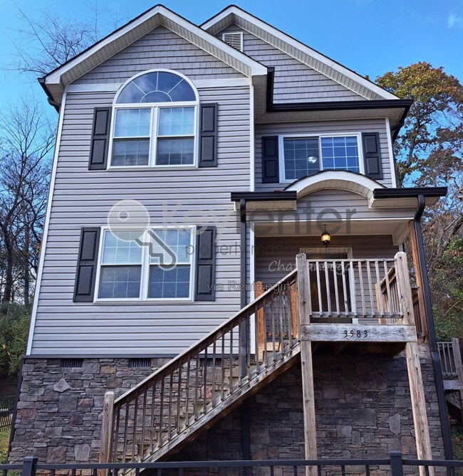 Building Photo - 3583 Crompton St