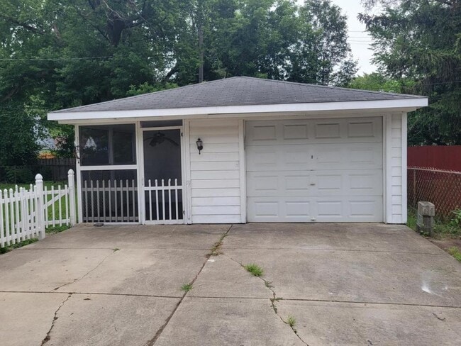 Photo - 13568 Norborne Ave