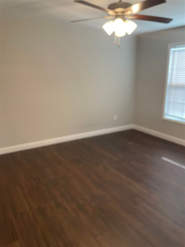 Photo - 515 Hilton Way