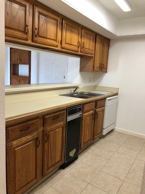 Photo - 2830 S Bartell Dr Unidad C211