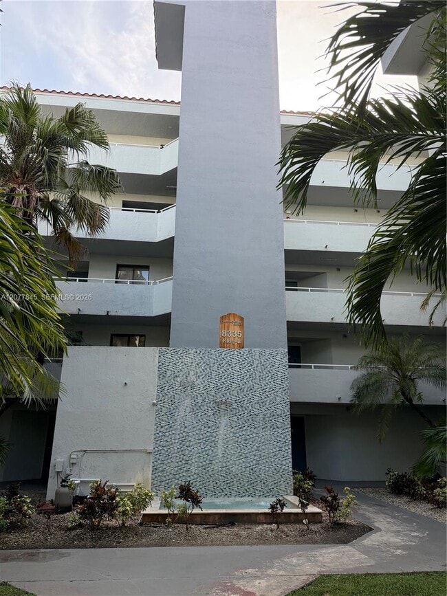 Building Photo - 8335 SW 152nd Ave Unit B412