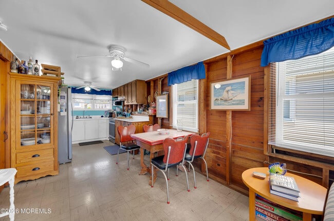 Photo - 28 11th Ln