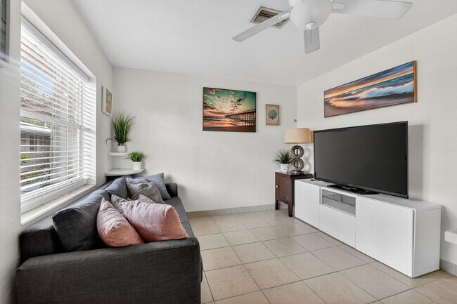 Photo - 1932 NE 7th St Unit 2