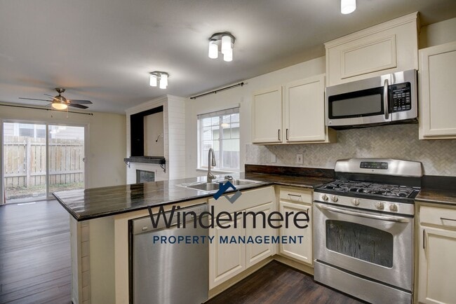 Photo - 3 Bed 2 Bath House in Spring Hollow