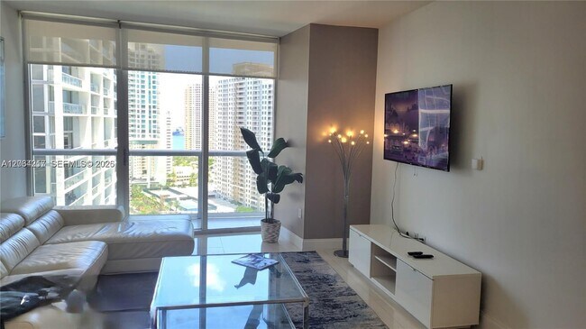 Photo - 485 Brickell Ave Unidad 2311