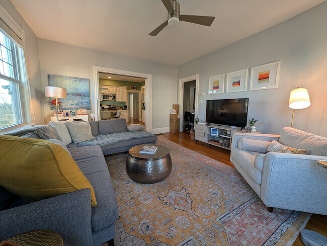 Building Photo - 95 Browne St Unit 1