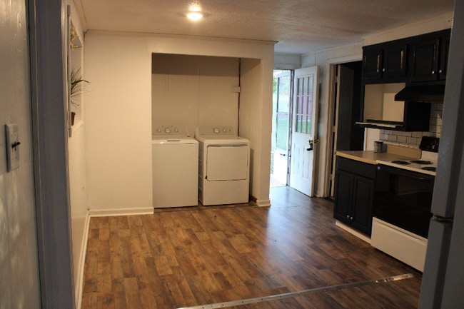 Photo - 225 Bland St