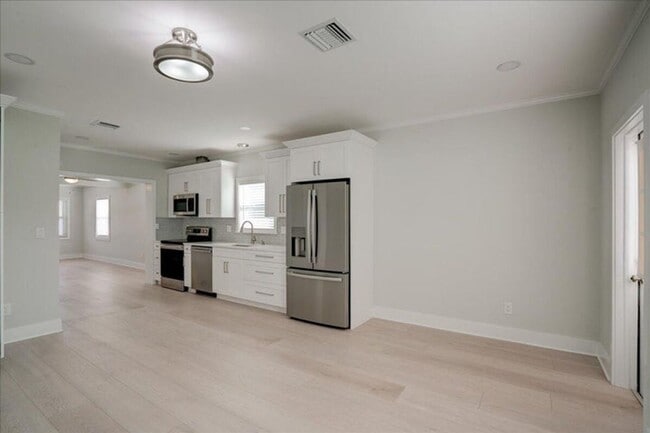 Photo - 320 NW 6th Ave