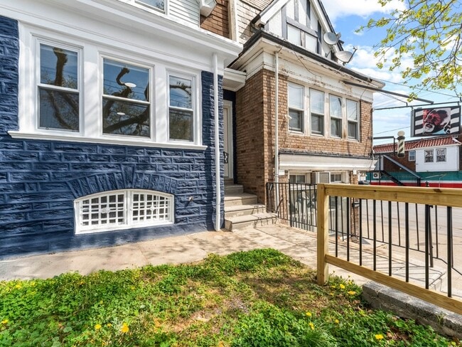 Photo - 1901A 72nd Ave