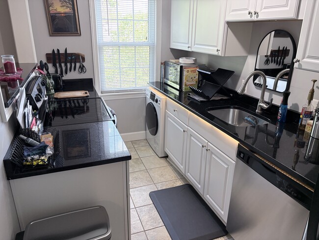 Photo - 714 S Fayette St Unit Furnished 714 Fayette Apt 32