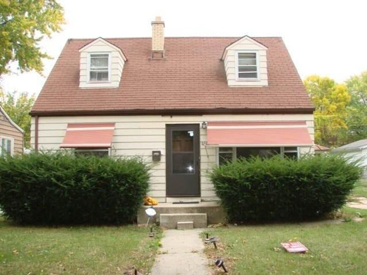 3BR SINGLE FAMILY HOME, FULL BASEMENT, WOO... - 3BR SINGLE FAMILY HOME, FULL BASEMENT, WOO...
