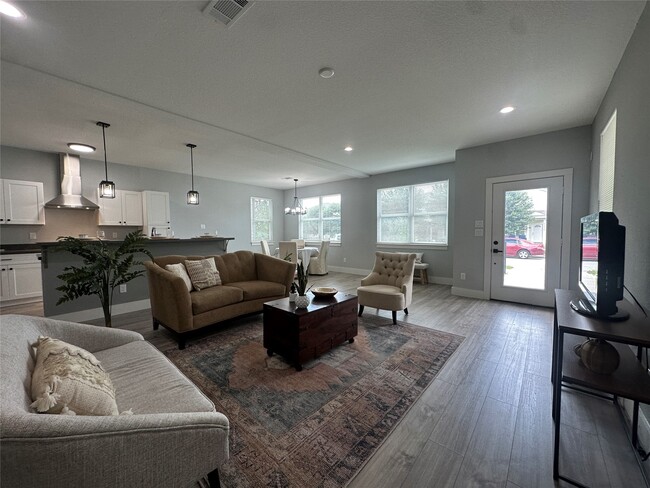 Photo - 11319 Carla St