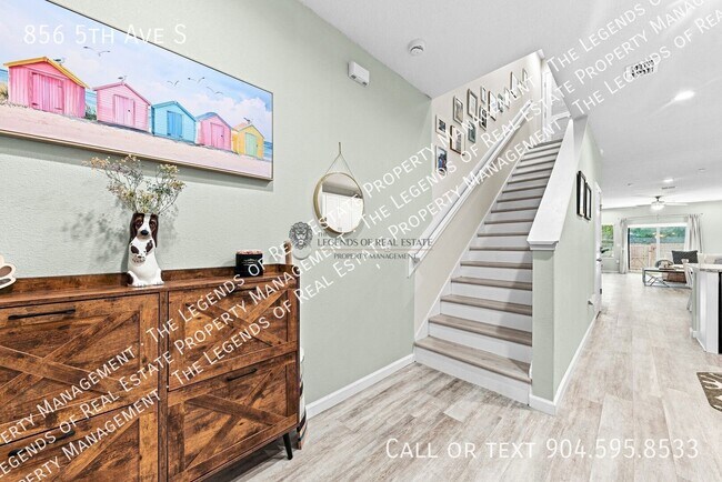 Photo - 856 5th Ave S