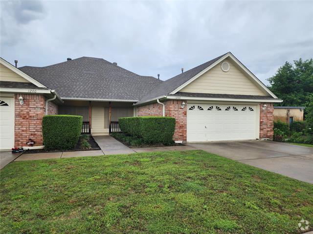 Building Photo - 1236 Trailwood Dr Rental
