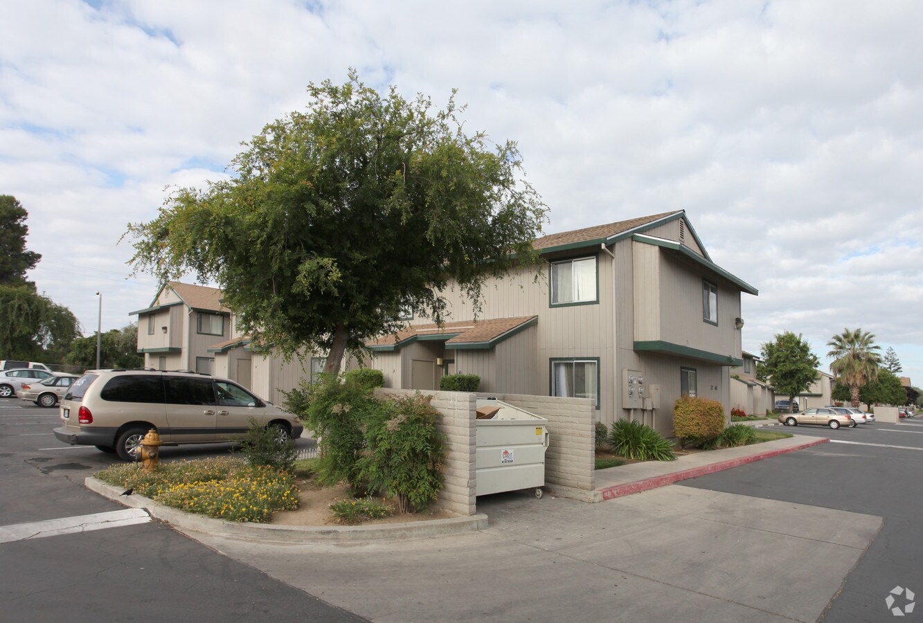 Photo - Exeter Apartments