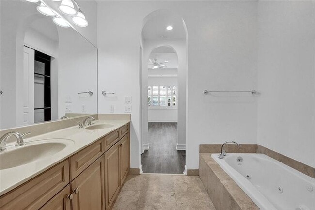 Photo - 632 Renaissance Wy