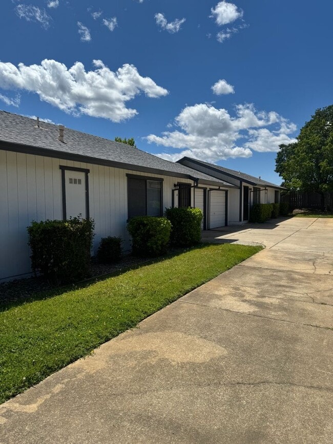 Photo - 2556 Sabre Ct Apartment Unit A