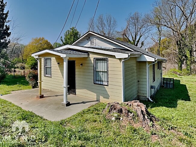 Building Photo - 1337 S Hairston Rd