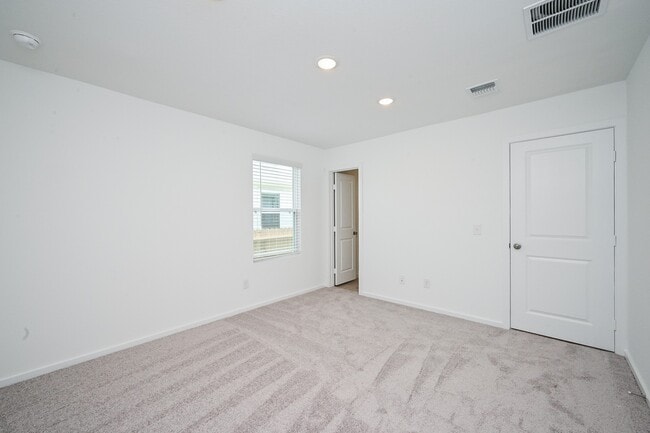 Photo - 30529 Bladnoch Ln