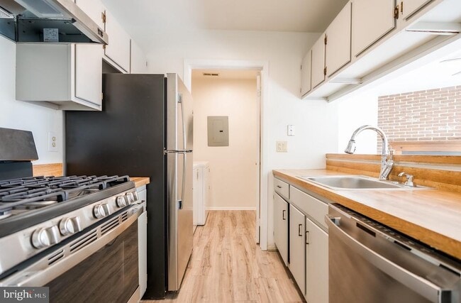 Photo - 1810 Woodhollow Dr