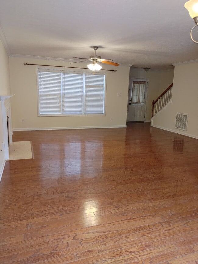 Photo - West Knoxville 37909 - Beautiful & newly remodeled with 4 bedroom, 3.5 baths - Call Sharon Arnwin...