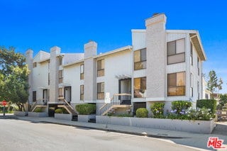Building Photo - 11064 La Grange Ave