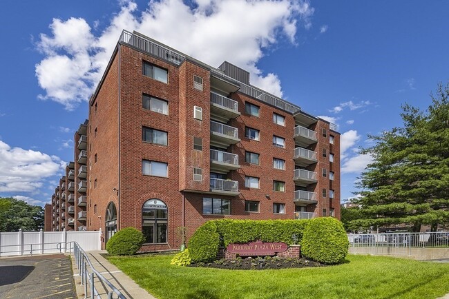 Building Photo - 8 9th St Unit 111 Rental