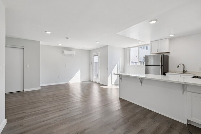 Photo - 18400 Prairie Street