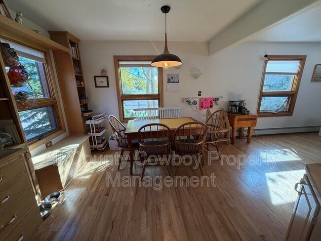 Photo - 328 E Stuart St