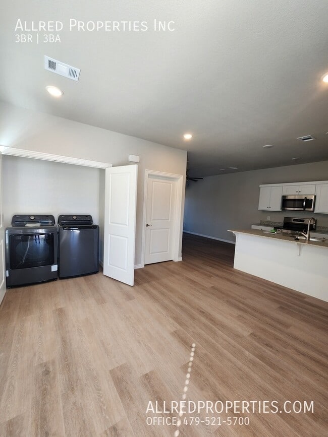 Photo - 1609 SW Casuarina Dr