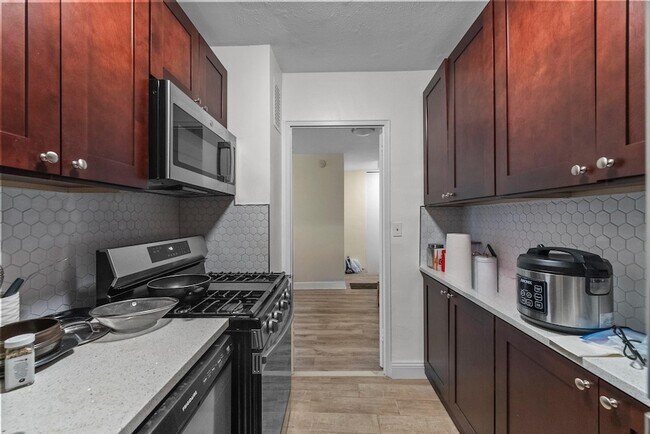 Photo - 201 St Pauls Ave