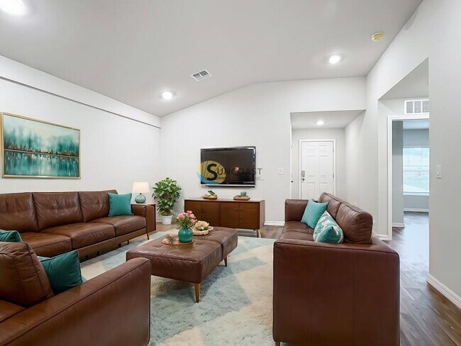 Photo - 17166 Thompson Ave Apartamento