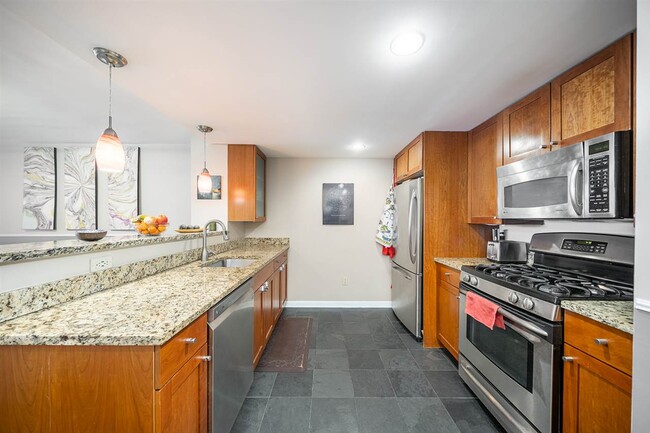 Photo - 700 Grove St Unit 4V