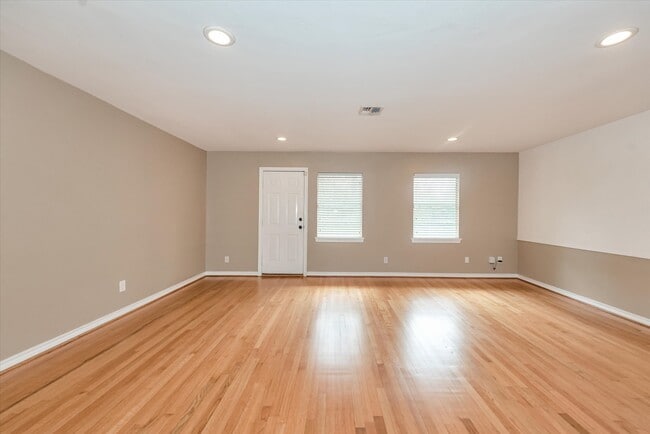 Photo - 5321 Pagewood Ln