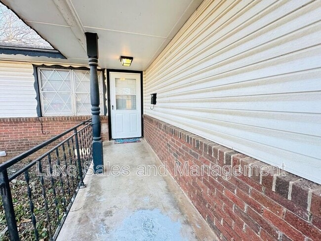 Photo - 108 NE 9th St