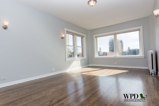 Photo - 2220 E 68th St Unidad 2