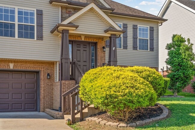 Photo - Pet Friendly Four Bedroom with Basement!