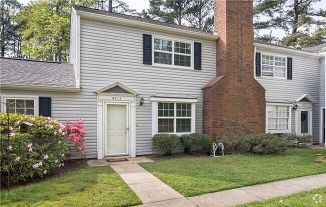 Building Photo - Remodeled Townhome!