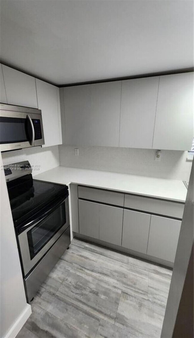 Photo - 1467 SW 3rd St Unit 1