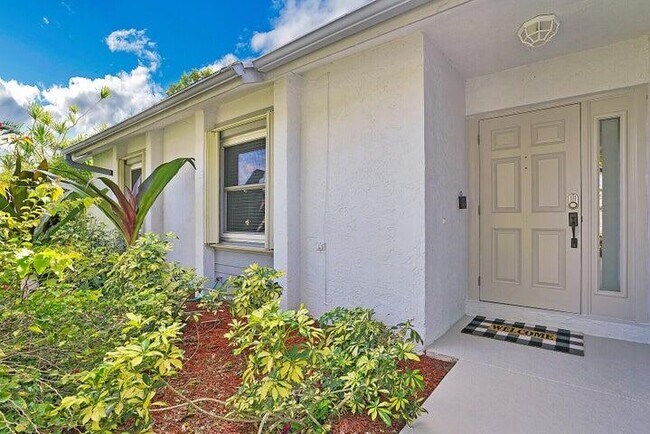 Photo - 1740 Shower Tree Way