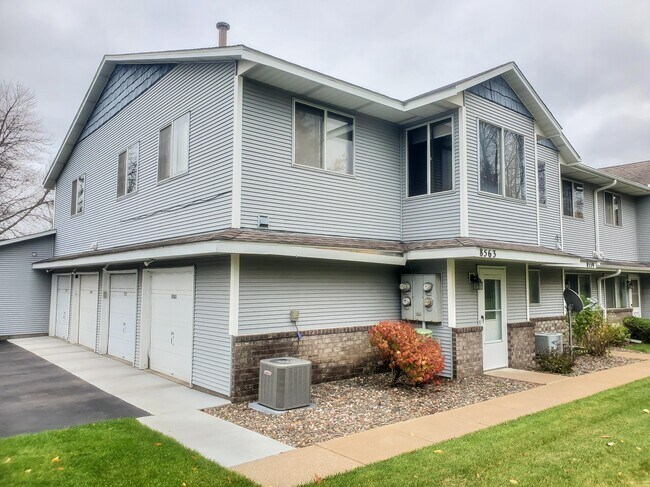 Exterior view - 8563 S Pond Trl Townhome