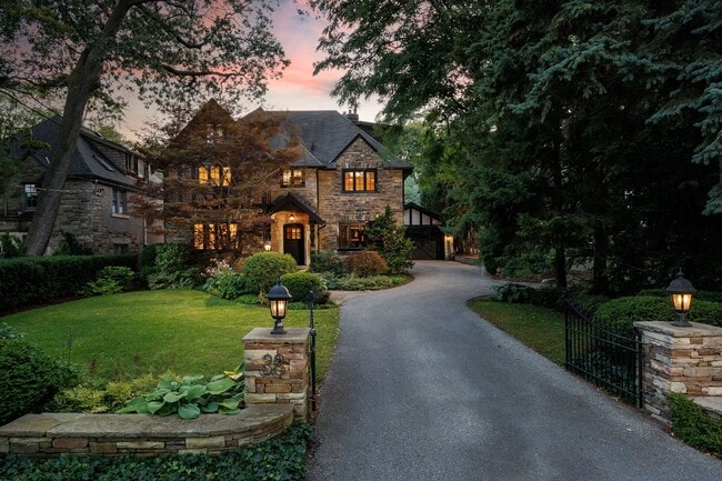 Building Photo - 38 The Kingsway