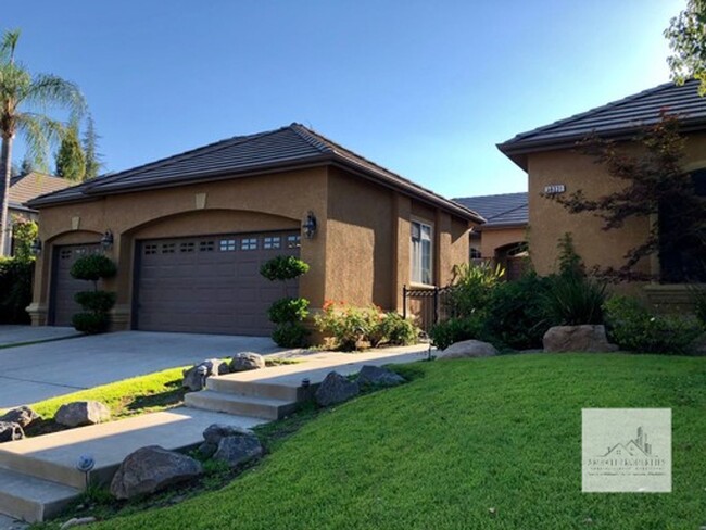 Spacious Four Bedroom Home in Clovis North... - Spacious Four Bedroom Home in Clovis North...