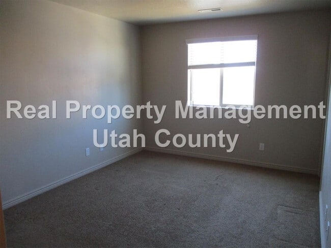 Building Photo - Spanish Fork Home
